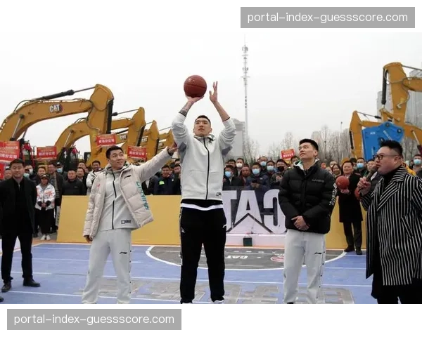 “CBA你我TA”公益活动走进西部乡村小学,王哲林担任篮球支教老师