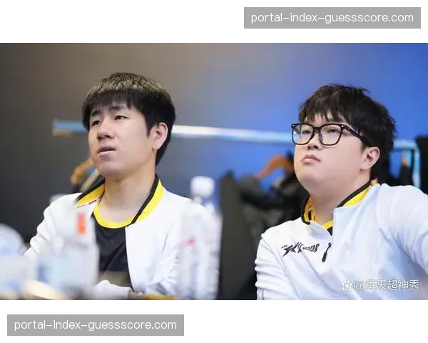 深度复盘：解析多特蒙德高位逼抢失效，阿森纳如何通过节奏变化掌控比赛