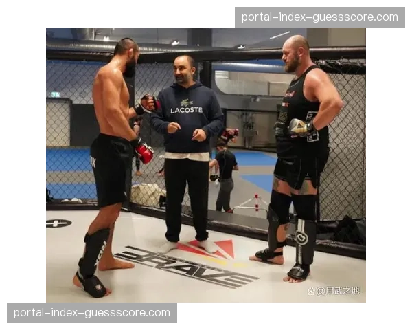 “狼王”奇马耶夫的减重之战:赛前称重背后的团队博弈 “狼王”奇马耶夫的减重之战:赛前称重背后的团队博弈